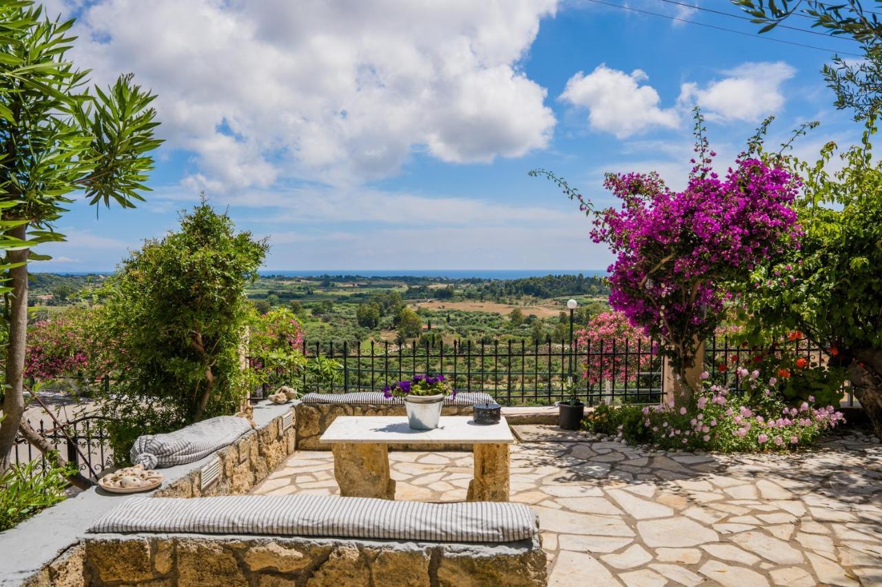 Bougainvillea Tree House Χαβριάτα